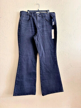 Universal Thread High-Rise Flare Jeans in Black Waist 16 NWT
